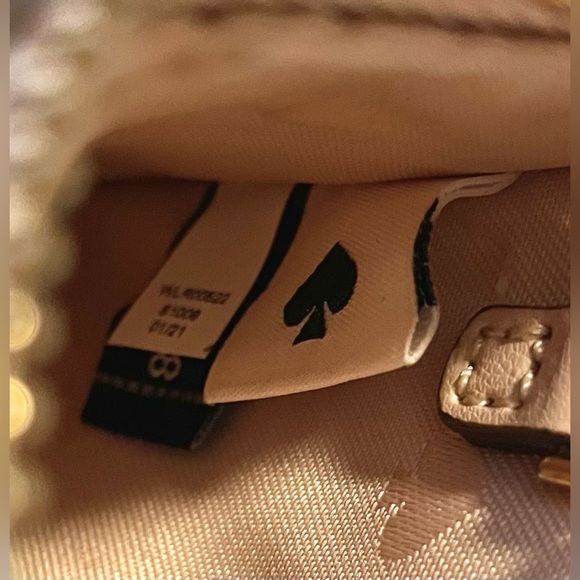 *EUC* KATE SPADE Leila Cardholder Wristlet - Small - Ivory/Beige -Inside Pockets - Picture 8 of 11